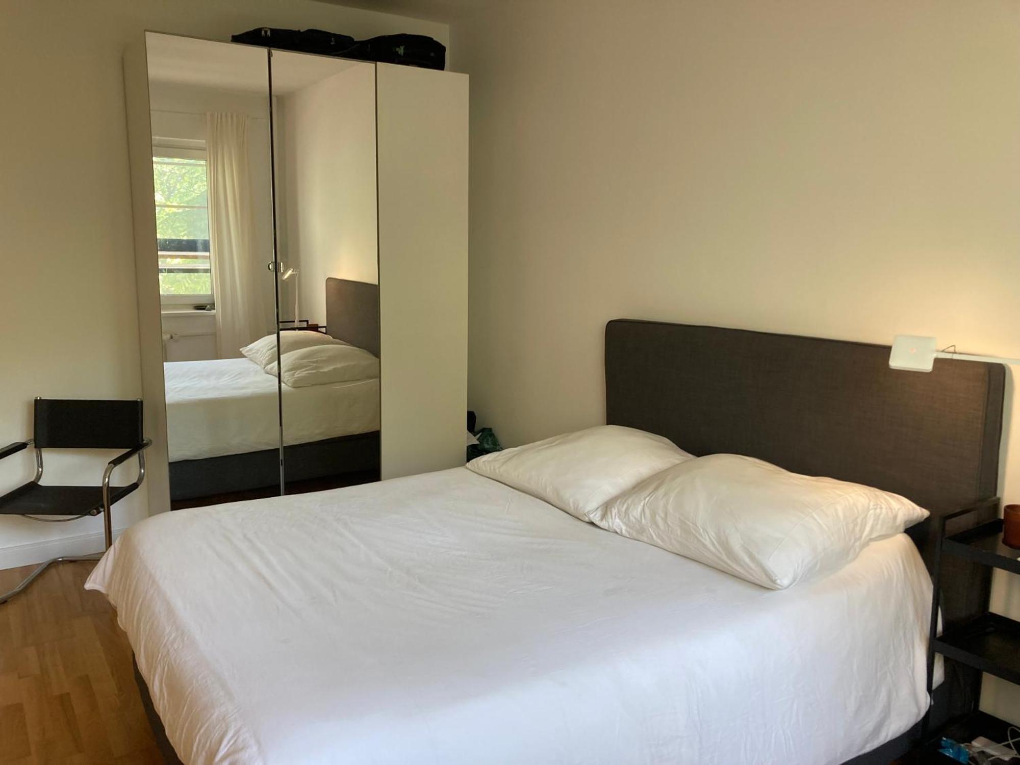 Accommodatie bij particulieren Canal-Front At Maybachufer - Private Room In Newly Renovated 80 Sqm Two-Bedroom Apartment Berlijn