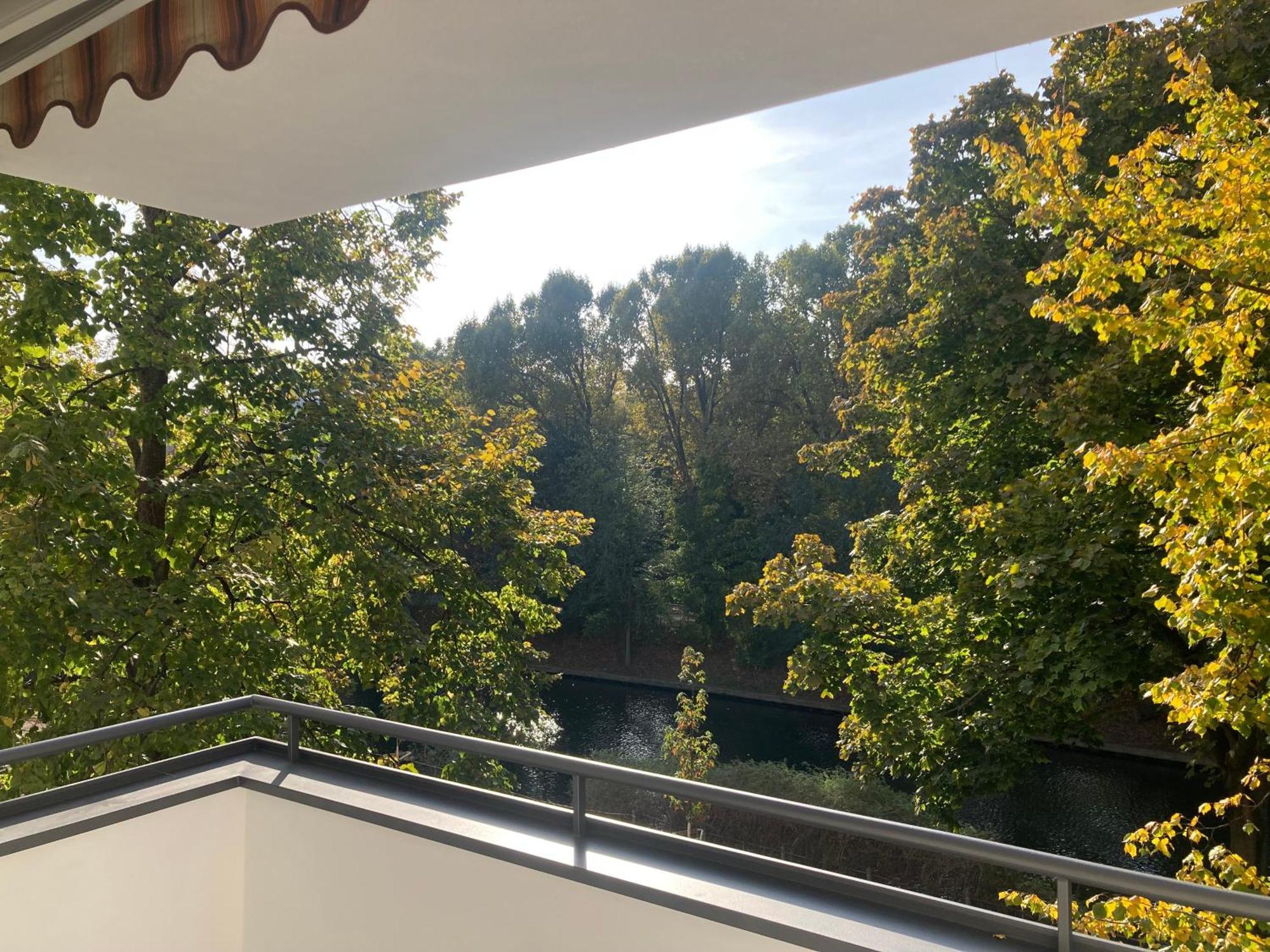 Canal-Front At Maybachufer - Private Room In Newly Renovated 80 Sqm Two-Bedroom Apartment *