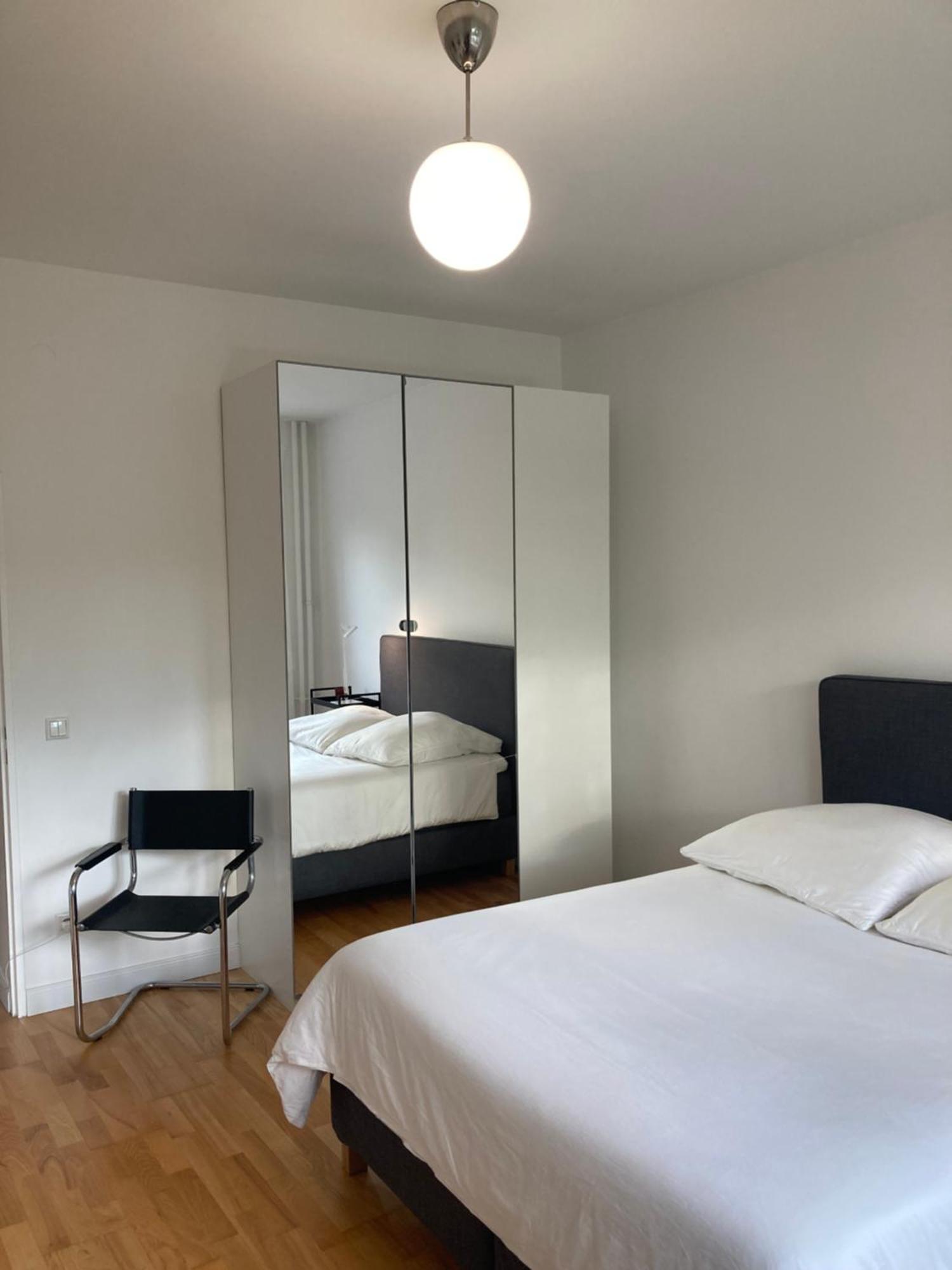 Canal-Front At Maybachufer - Private Room In Newly Renovated 80 Sqm Two-Bedroom Apartment Accommodatie bij particulieren Berlijn
